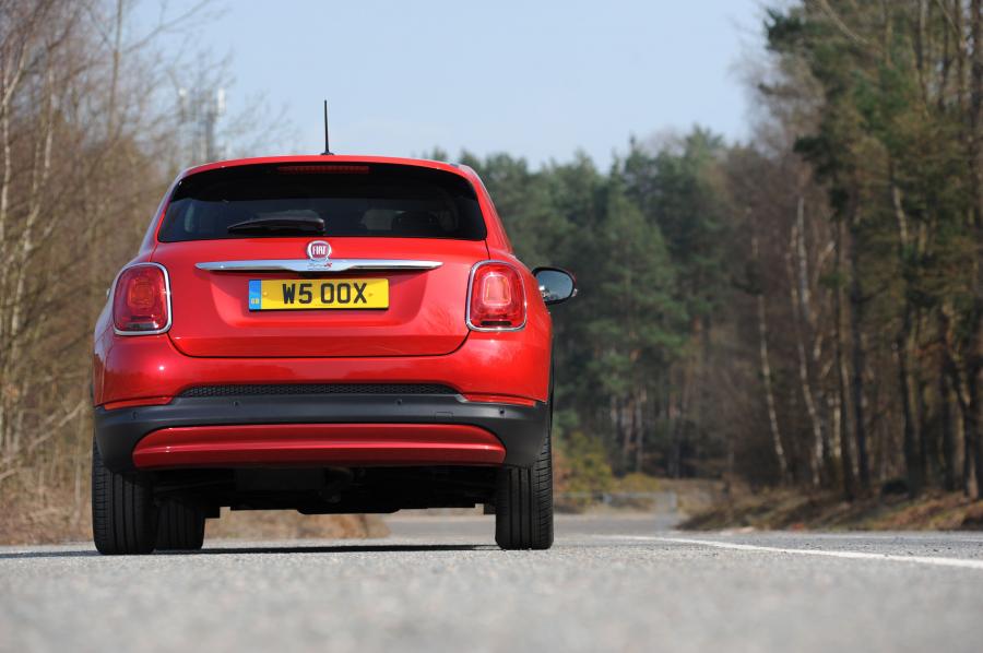  Fiat 500X 2015 года  (UK) (фото 17 из 31)
